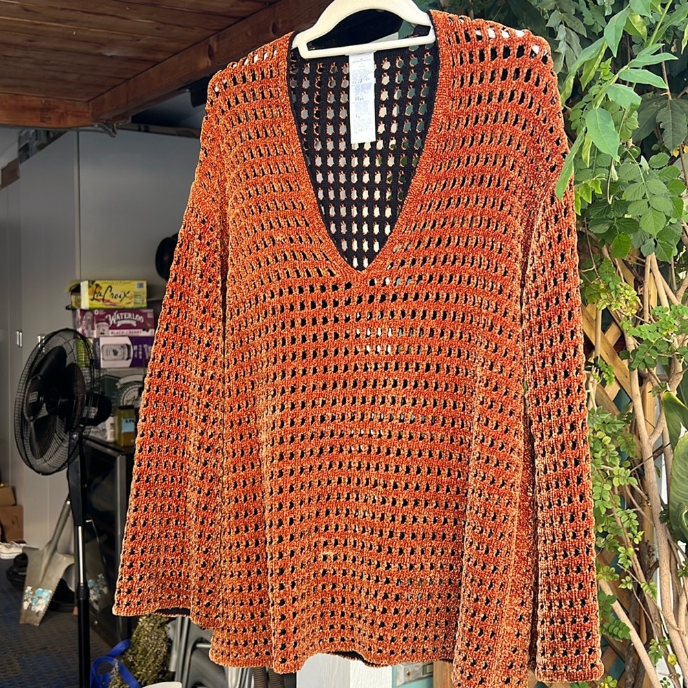 fantastic Wolford V neck pullover!